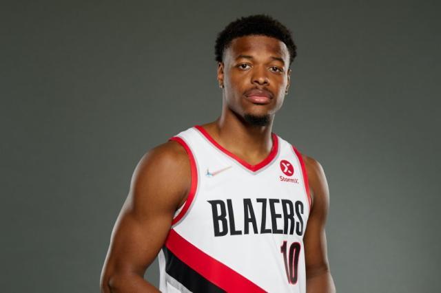 1634477936873091009.jpg Dennis-Smith-900x600.jpg
